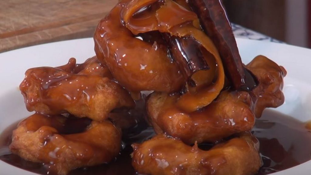 Picarones Con Miel De Chancaca