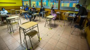 Clases presenciales: 10 mil colegios volverían a las aulas