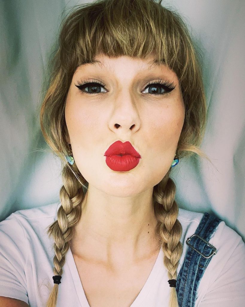 Doble Taylor Swift