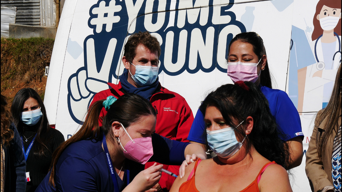 Vacunación COVID-19: Gobierno llama a rezagados de todas las edades a inocularse