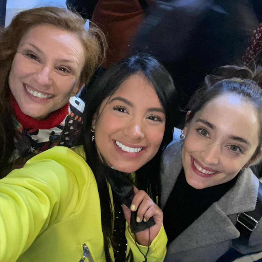 Actriz Venezolana Y Elenco