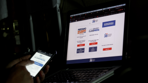 ¿Puedo recibir el IFE Laboral y seguir siendo beneficiario al IFE Universal?