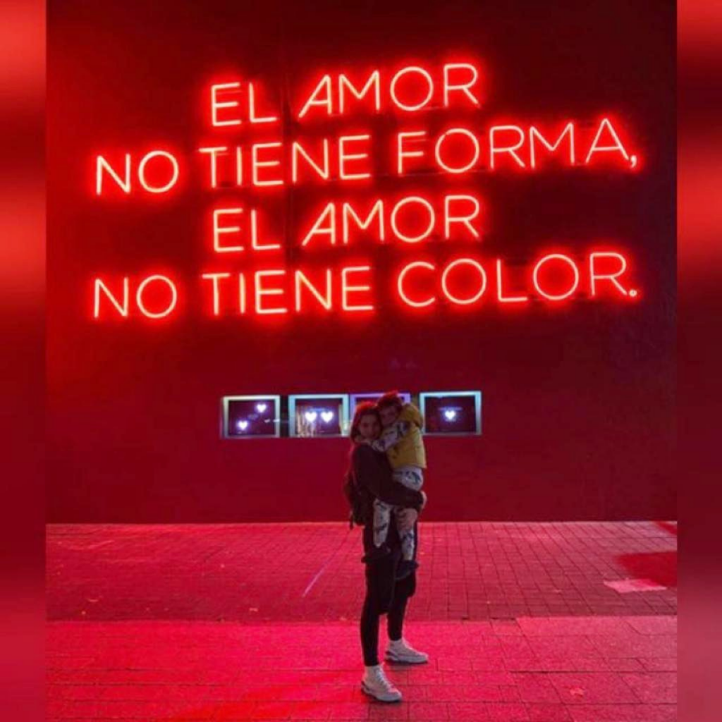 Hijo De Actriz Radicada En México