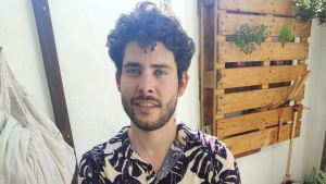 ¡increíble! Joven se vuelve viral tras modificar el logo de una reconocida marca de vino