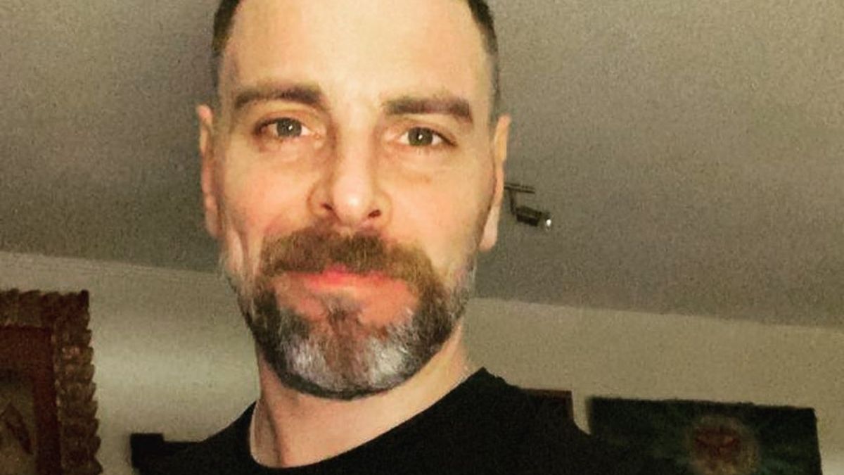 ¿Comprometido? José Antonio Neme apareció con un misterioso anillo en “Mucho Gusto”