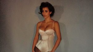 Look retro: Kim Kardashian mostró su primera sesión de fotos