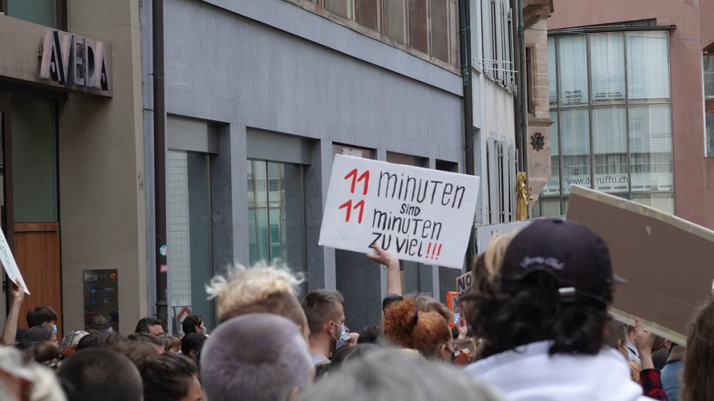 Manifestación En Suiza Por Reducción De Condena A Violador