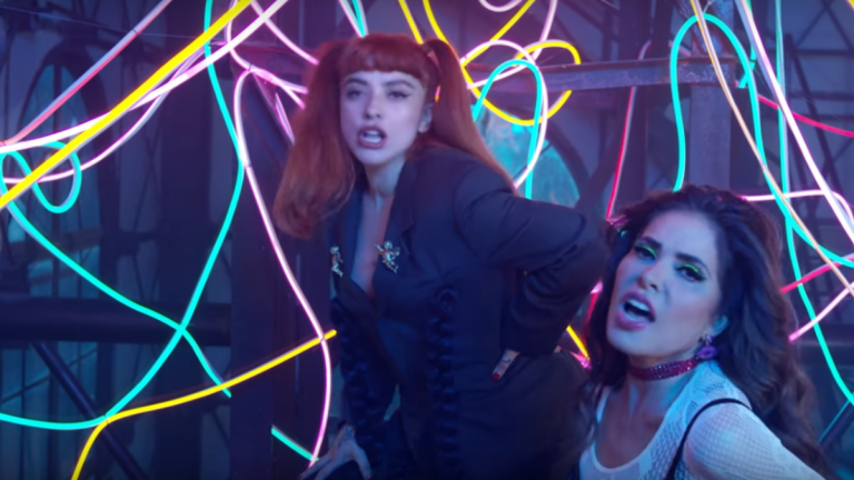 Mon Laferte Y Gloria Trevi