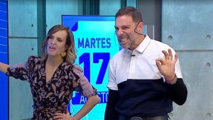“Después de Dios, está Neme”: mujer tiene tatuado el nombre del periodista