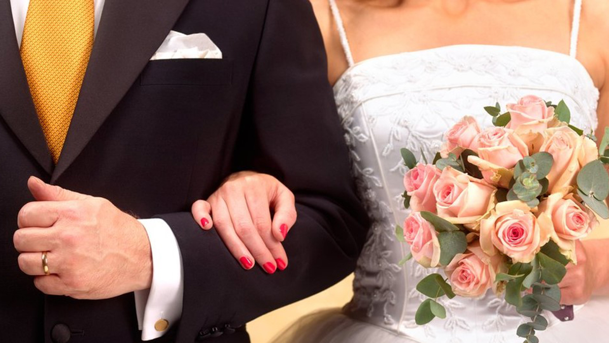 Viral: pareja cobró monto en dólares a invitados que no asistieron a su boda