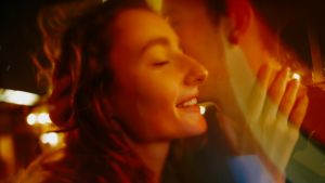 ¿Te gusta dedicar canciones de amor? Revisa aquí cuál es la mejor opción