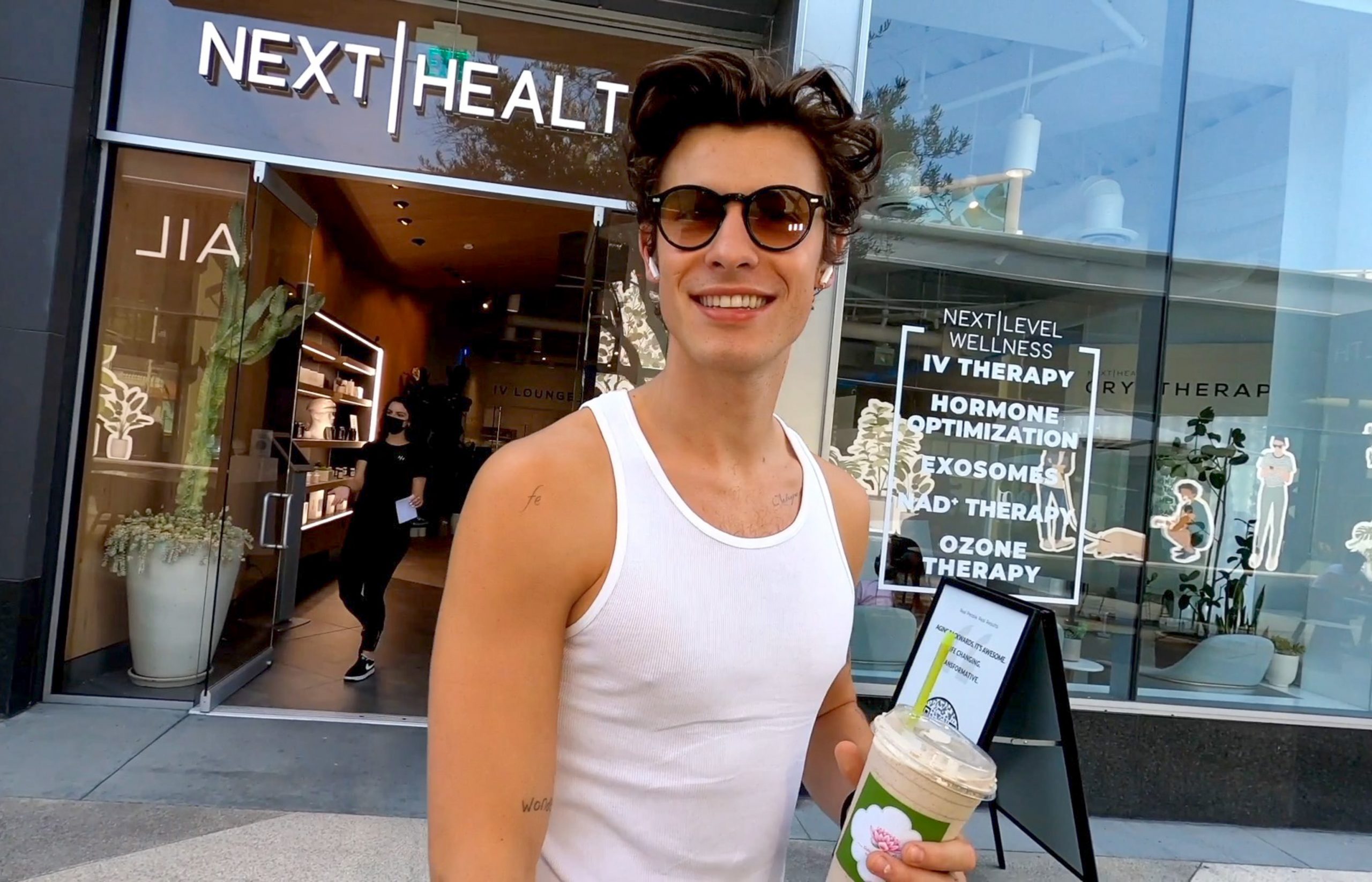 Shawn Mendes promociona su nueva canción con un particular regalo