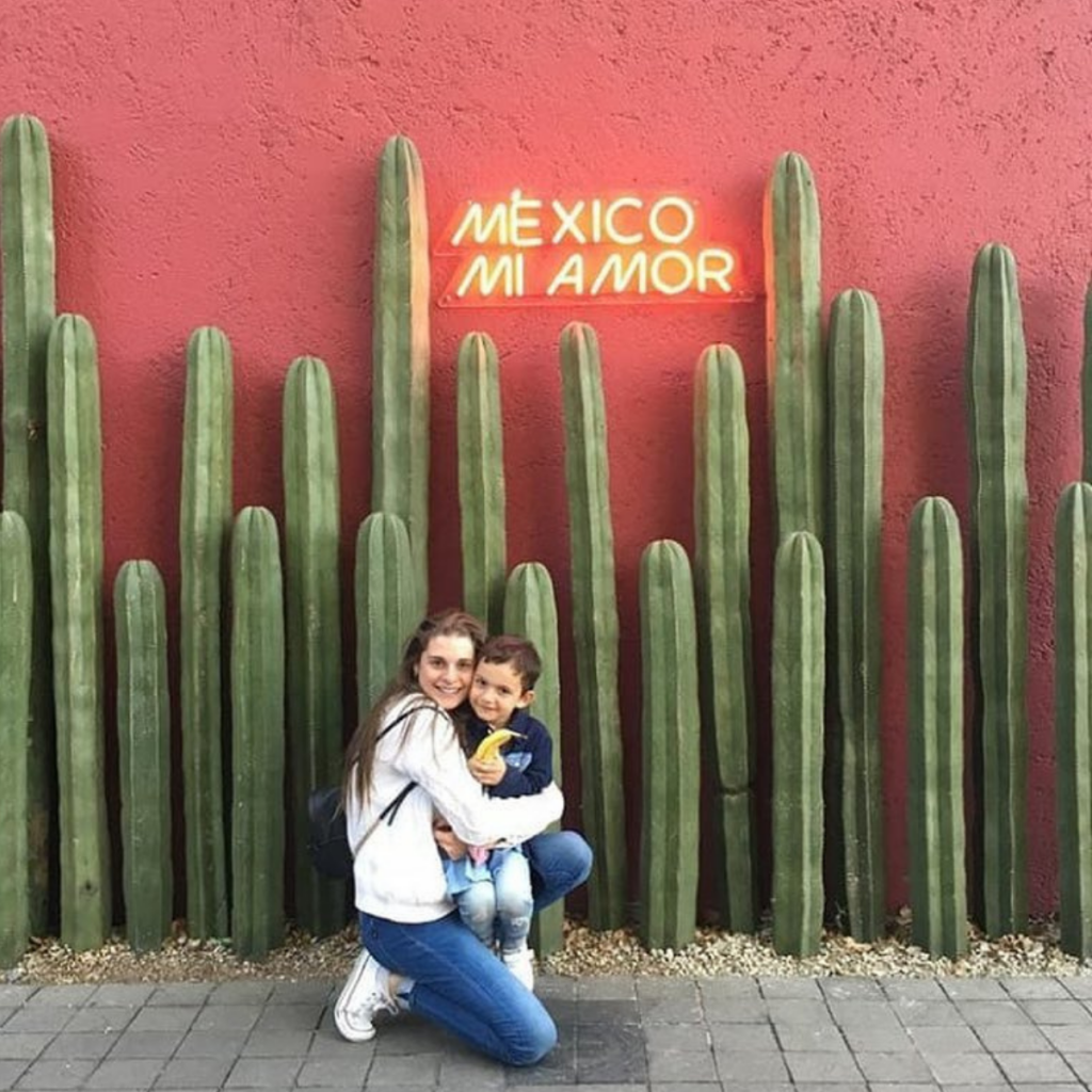 Tanza Y Su Hijo En México