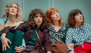 "Valeria": Los looks de las protagonistas y cómo imitarlos