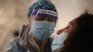 Volvieron a subir: Minsal informó más de mil casos nuevos de Covid-19