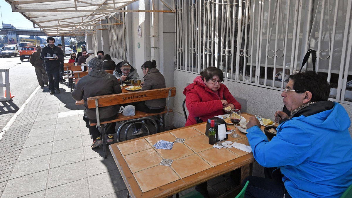 Plan Paso a Paso: 40 comunas avanzan de fase y 7 retroceden