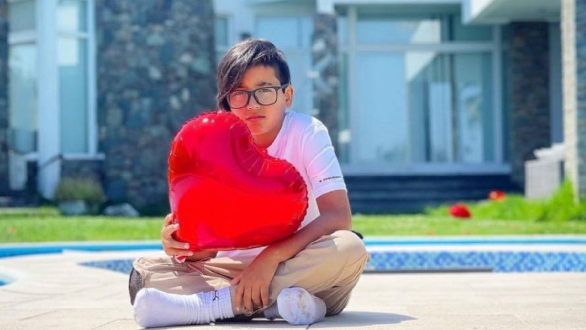 'Monito' Vidal genera preocupación con foto desde la clínica