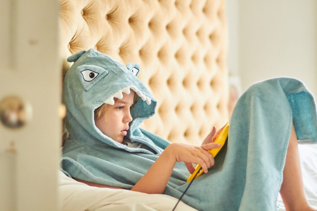 padres hijos pantallas