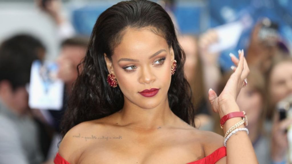 Rihanna Multimillonaria