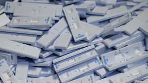 Padre confundió test de Covid con prueba de embarazo