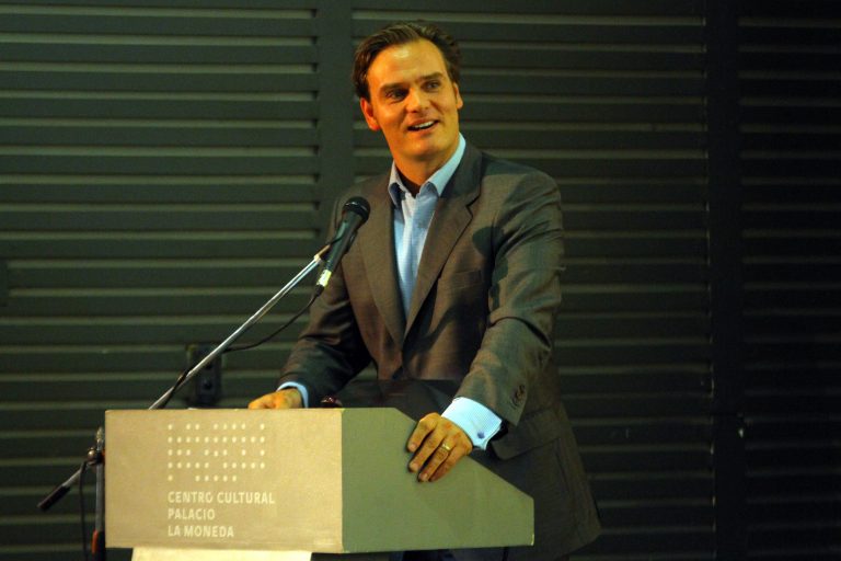 Querido periodista regresa a TVN tras 10 años de ausencia: "Estoy muy feliz de volver"