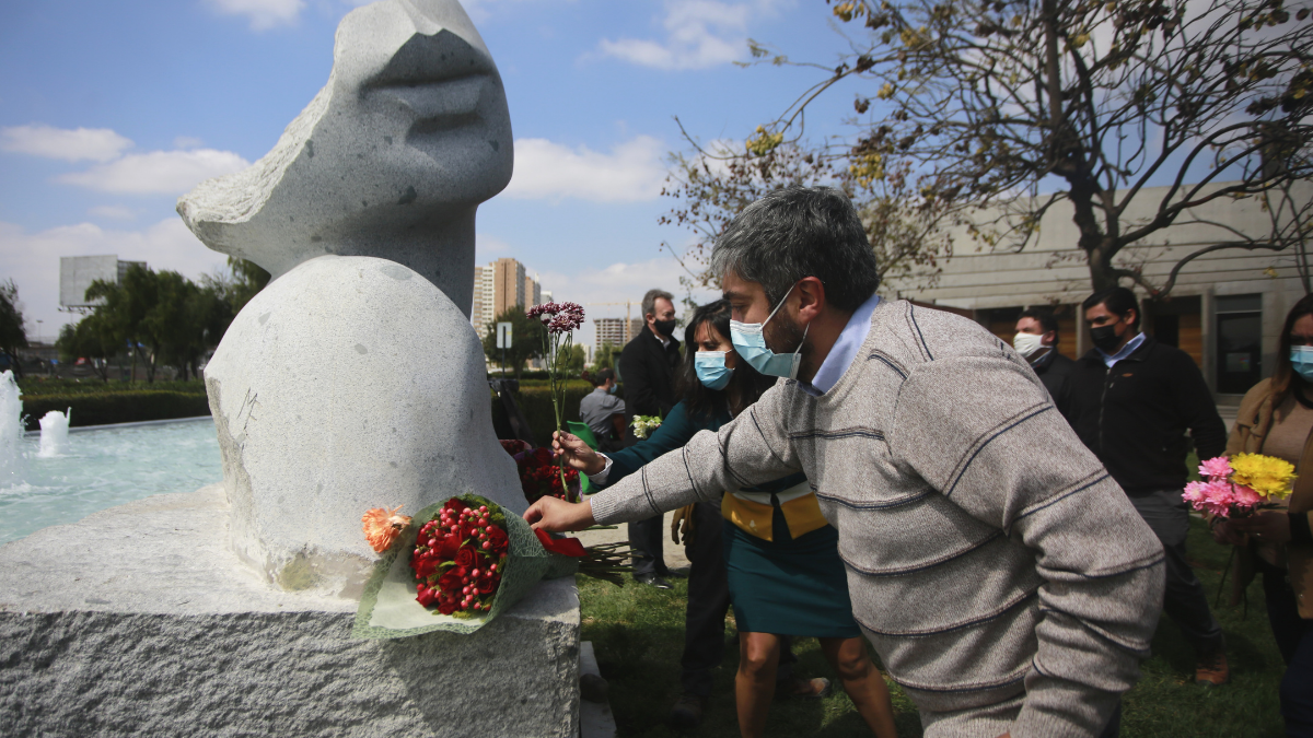 Beso al Viento: El primer memorial para fallecidos por Covid-19 en Santiago