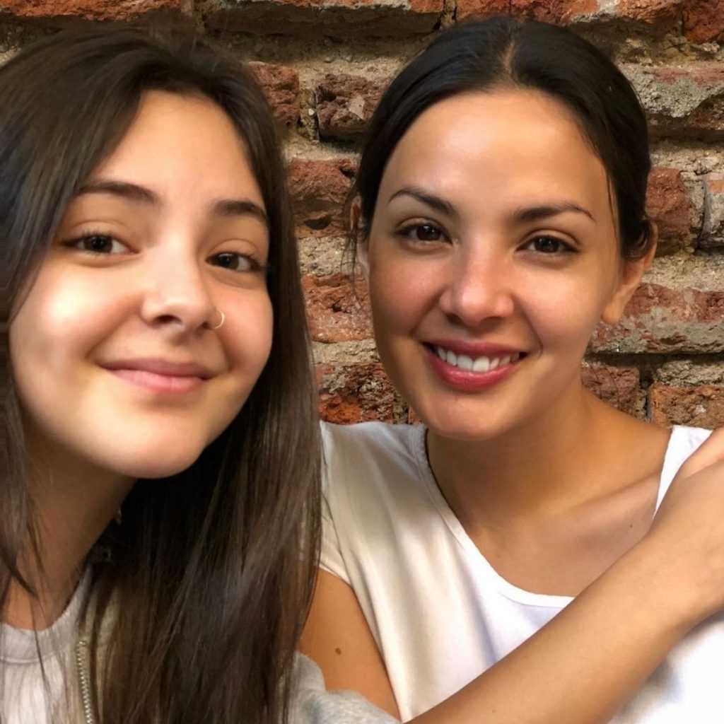 Carolina Arredondo Junto A Su Hija