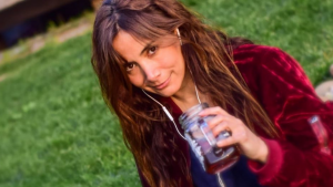 Catalina Olcay impacta con drástico cambio de look y celebra sus 51 años: "La actriz más linda de Chile"