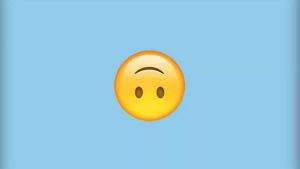¿Qué significa el emoji de la carita al revés en WhatsApp?