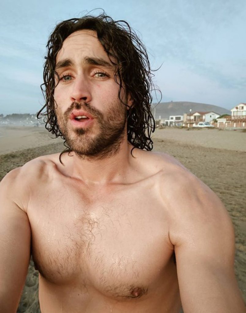 Matías Assler sin polera