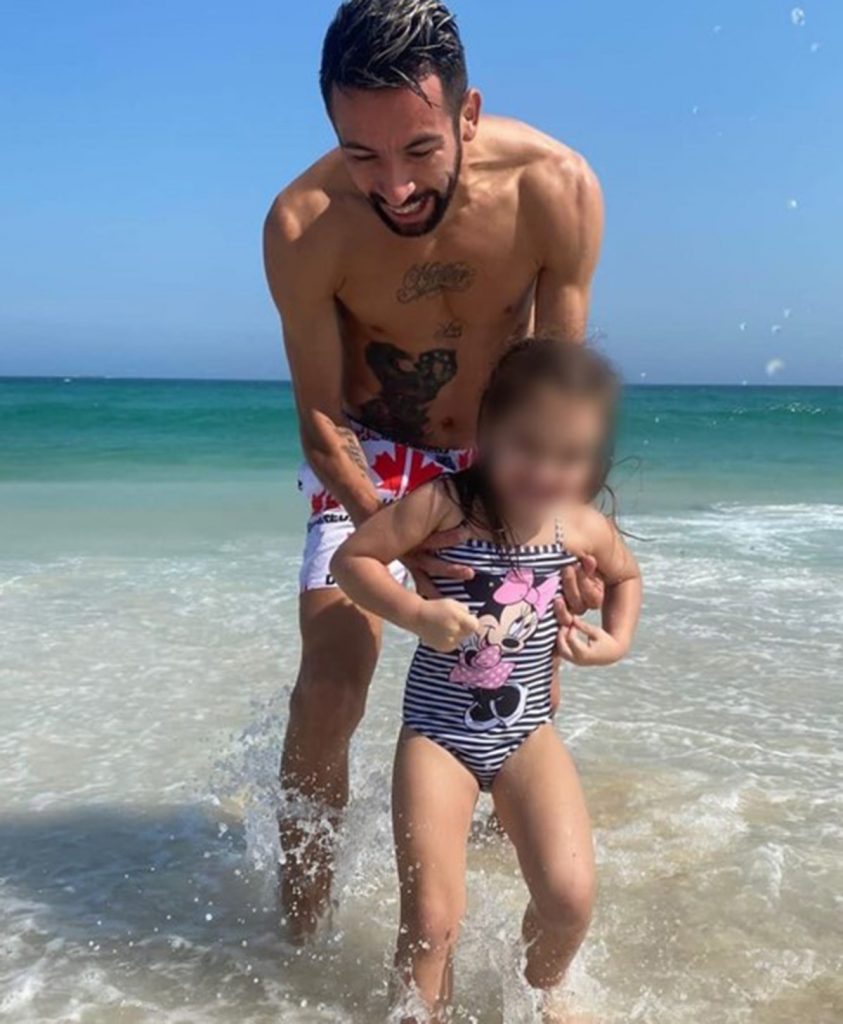 Mauricio Isla De Vacaciones Con Su Hija
