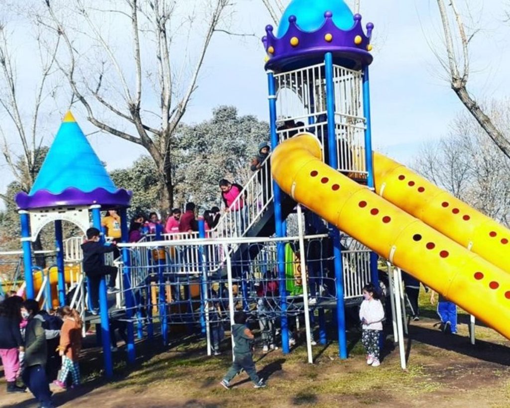 Plaza en honor  a la hija de Pampita y Benjamín Vicuña