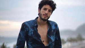 Del tributo a Elvis Costello: Sebastián Yatra estrenó el video de 'Llorar'