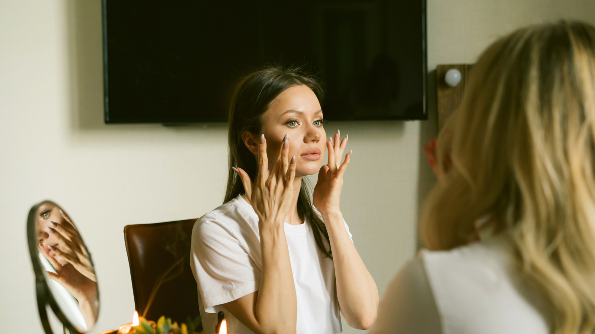 Beneficios del yoga facial: Aplícalos y notarás los cambios