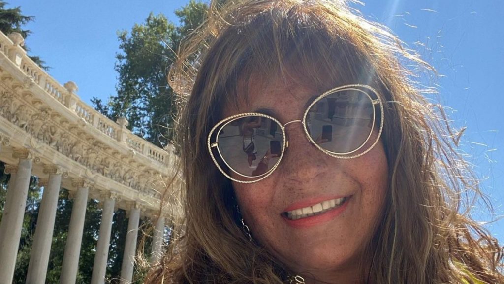 Helhue Sukni Momento