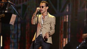 ¡Ya no está soltero! Marc Anthony presume a su novia en los Latin Billboard 2021