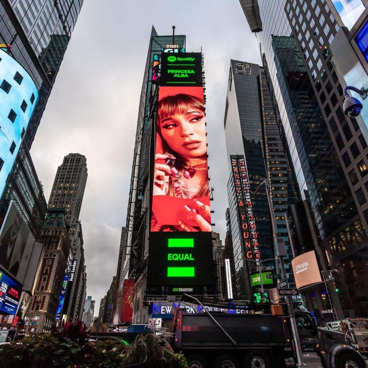 Princesa Alba Time Square