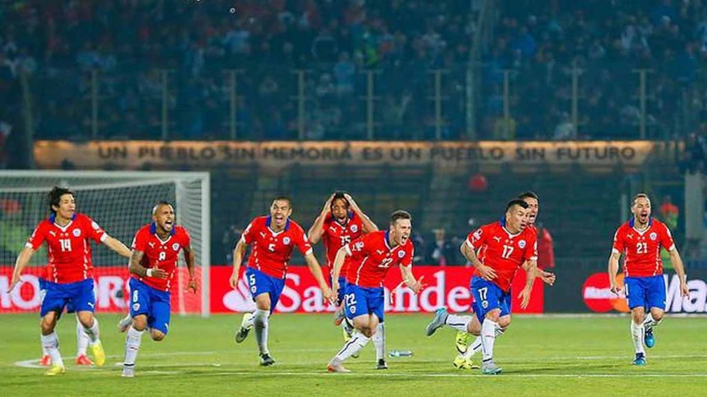 Chile enfrenta a Perú