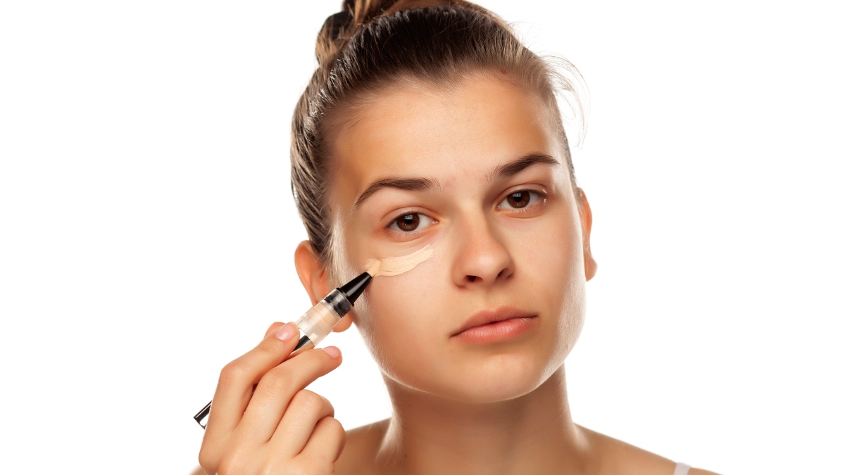 Sigue estos tips para aplicar (bien) el corrector de ojeras