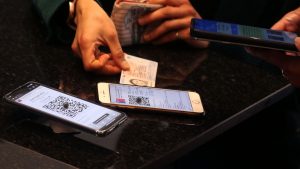 ¡A partir de diciembre! Dosis de refuerzo será obligatoria para que mayores de 55 años puedan utilizar el pase de movilidad