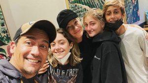 Rafael Araneda y Marcela Vacarezza le dedican especial saludo de cumpleaños a su hija