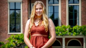 Princesa Amalia también podría ser reina de Países Bajos si se casa con una mujer