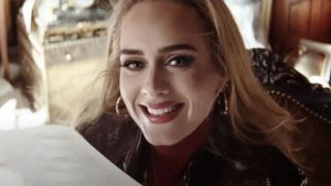 Adele compartió los chascarros de su video “Easy On Me”