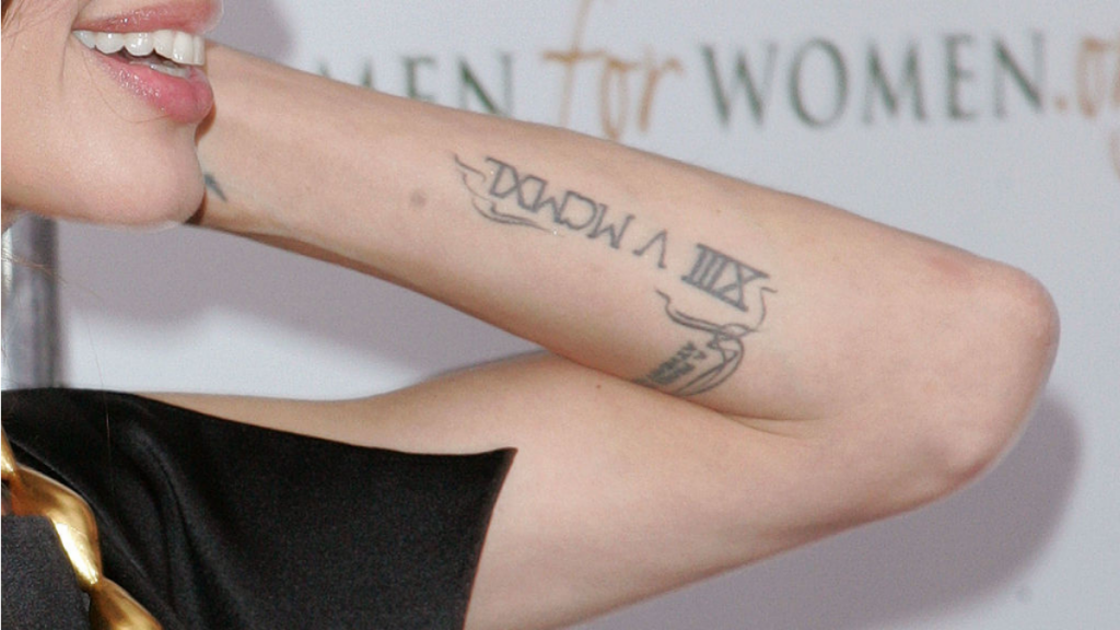 Angelina Jolie Tatuajes (1)
