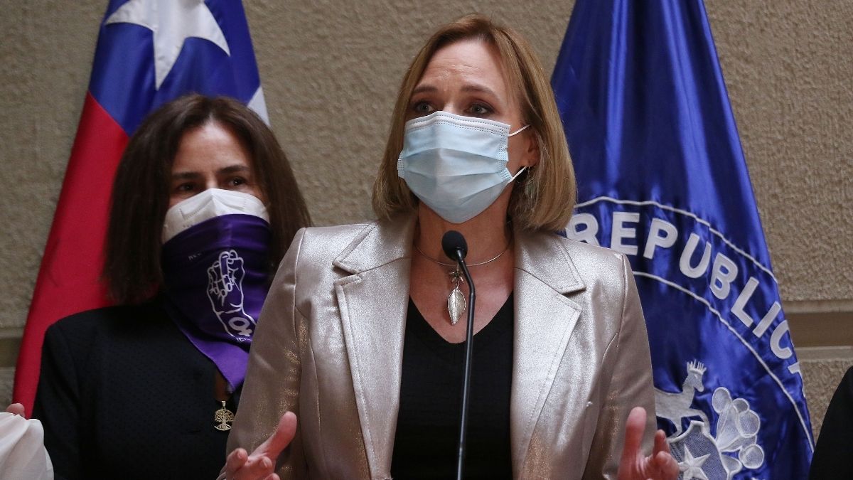 Carolina Goic denunció ante la PDI "amenazas graves" tras su voto de rechazo a cuarto retiro de las AFP