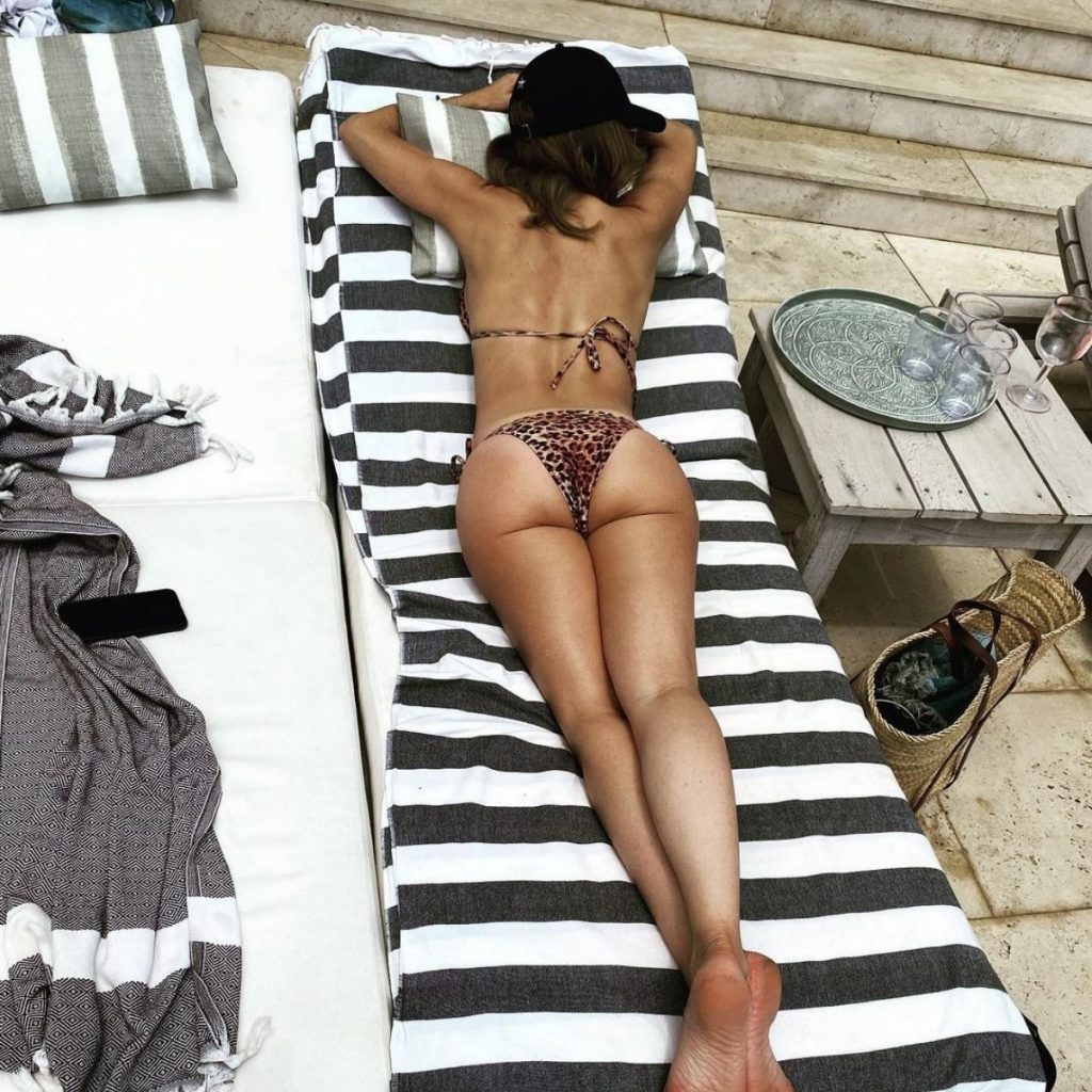 Diana Bolocco En Bikini
