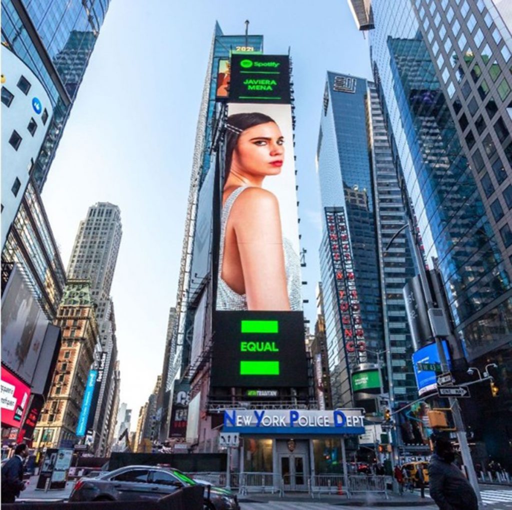 Javiera Mena En Times Square