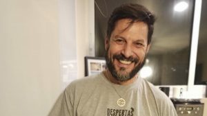 "Quería agradecerles": Rafael Cavada realizó primera aparición pública tras accidente en moto