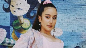 Denise Rosenthal desata lluvia de halagos con fotos en traje de baño