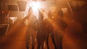 Denise Rosenthal sorprende con nueva colaboración, "Faroles"